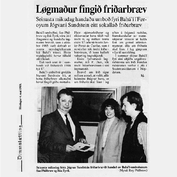Jógvan Sundstein - Løgmaður tekur ímóti Friðar Brævi 1989